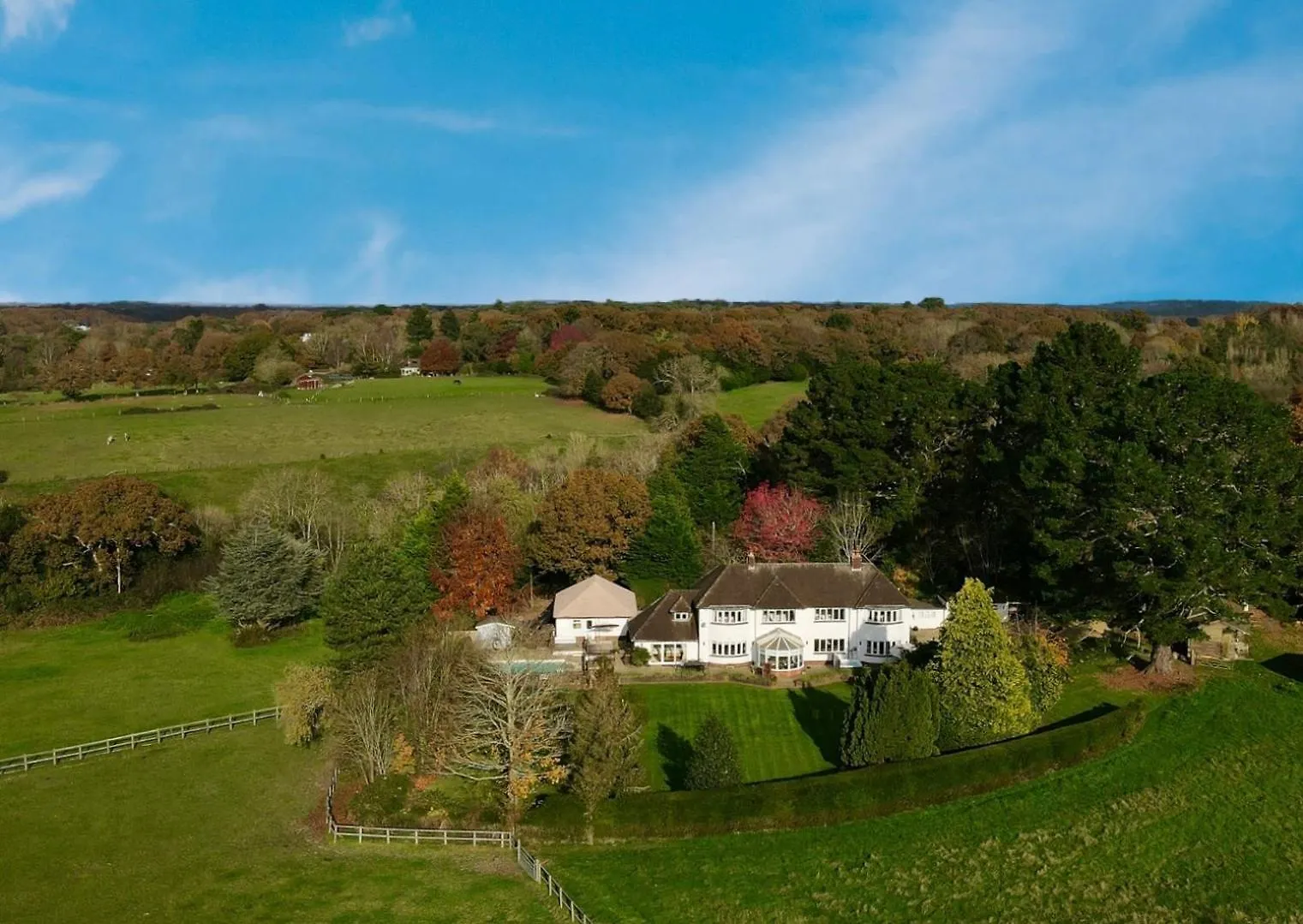 Luxury New Forest Holiday Home With Pool And Hot Tub Ringwood 0*,  United Kingdom